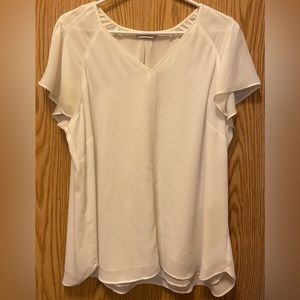 Flowing Short-Sleeves Ivory Blouse